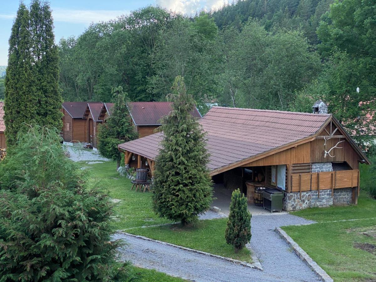 Gyopar Wooden Houses Izvoare  Eksteriør bilde